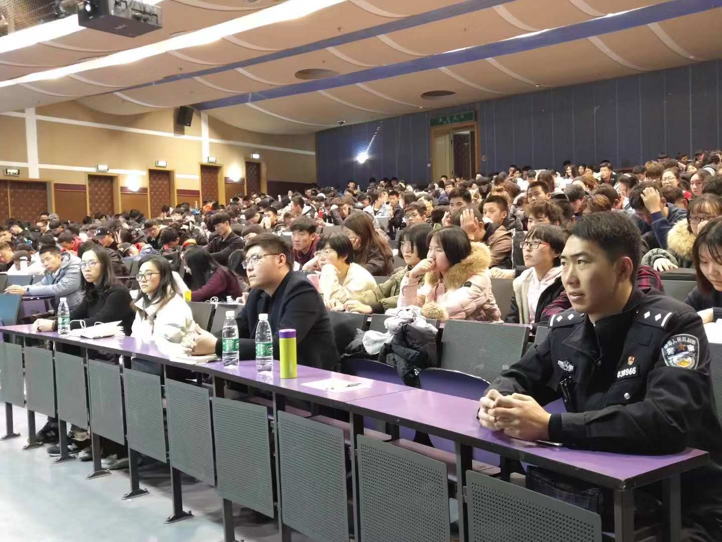 f65ef1299e2d49aa8c3231b88e05d889.jpg 电竞实时数据网