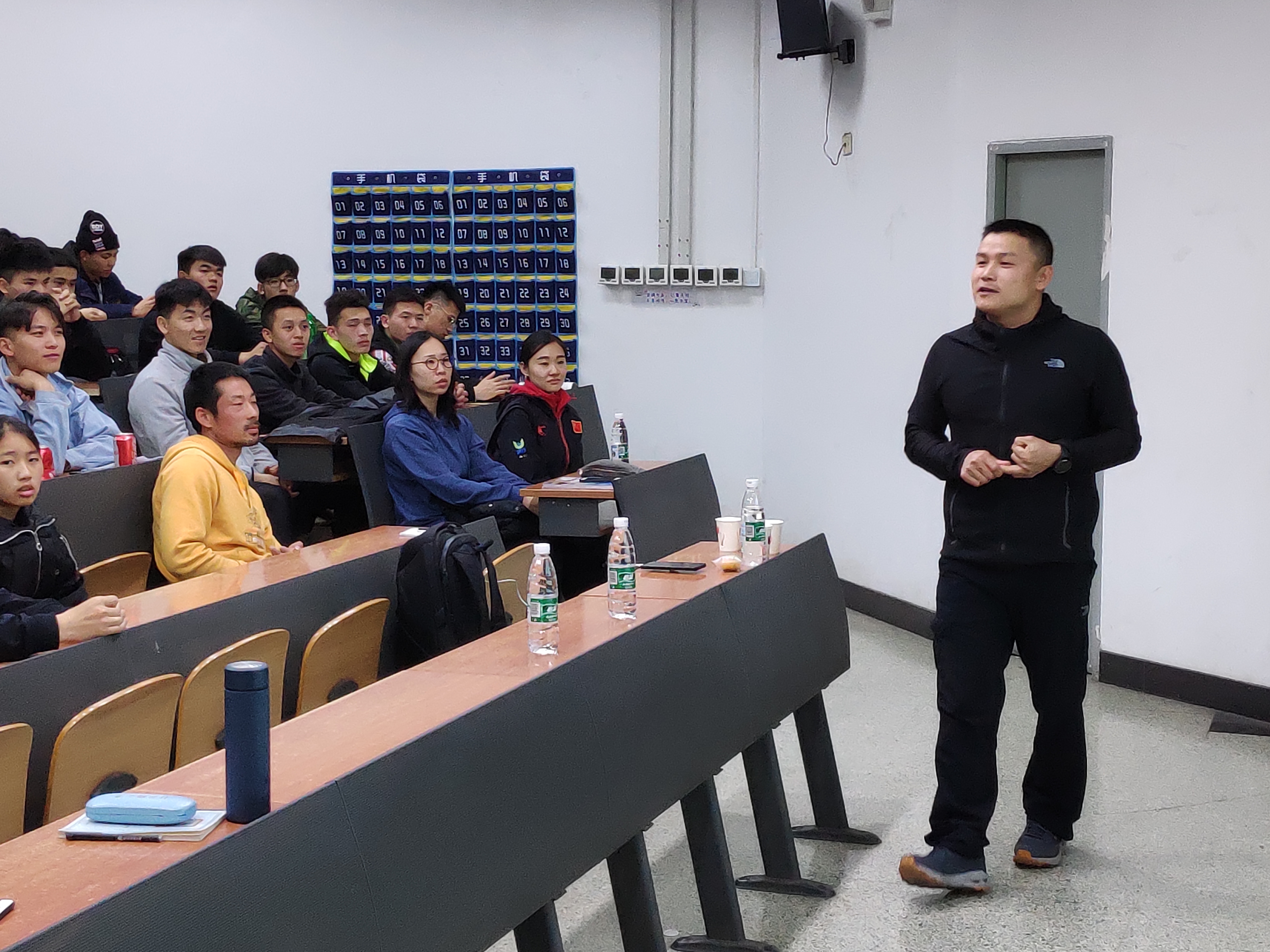 0ab6a85dec9d46fea85d1f97fa5376e0.jpg 电竞实时数据网