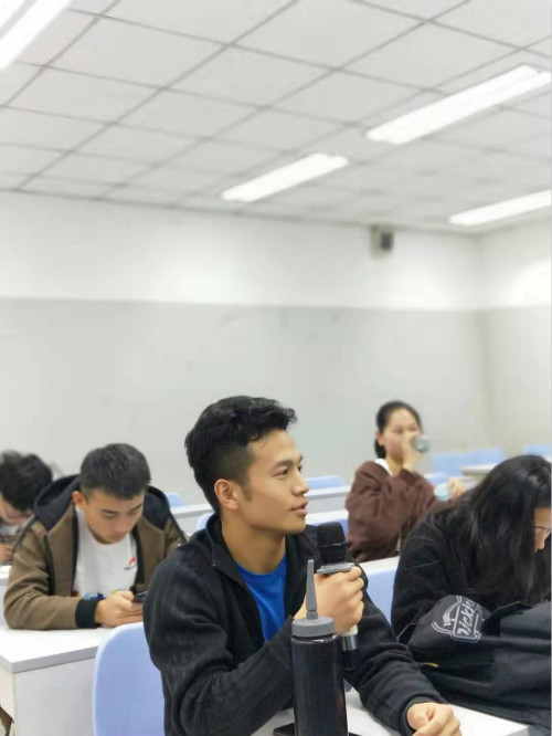 c235eb09be4d4d10a9e38f62a6e017b3.jpg 电竞实时数据网